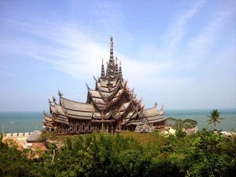 Храм Истины